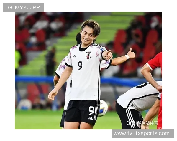 上田绮世状态火热半场梅开二度助力球队领跑荷甲射手榜