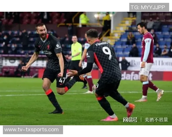 公交司机穿利物浦球衣遭切尔西球迷围攻后被解雇引发热议